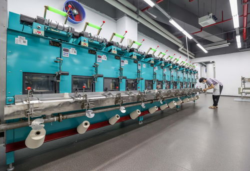 年輕商務男士的選擇 利郎Less is More，青年商務本該輕松